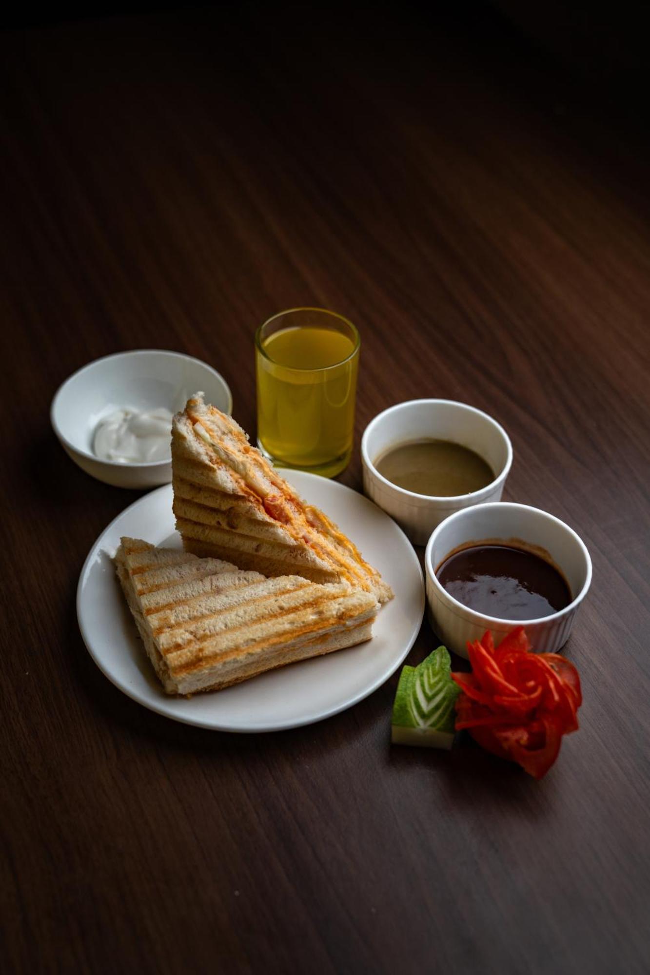 Muscatel Nirvana - At The Mall Road Darjeeling  Bagian luar foto